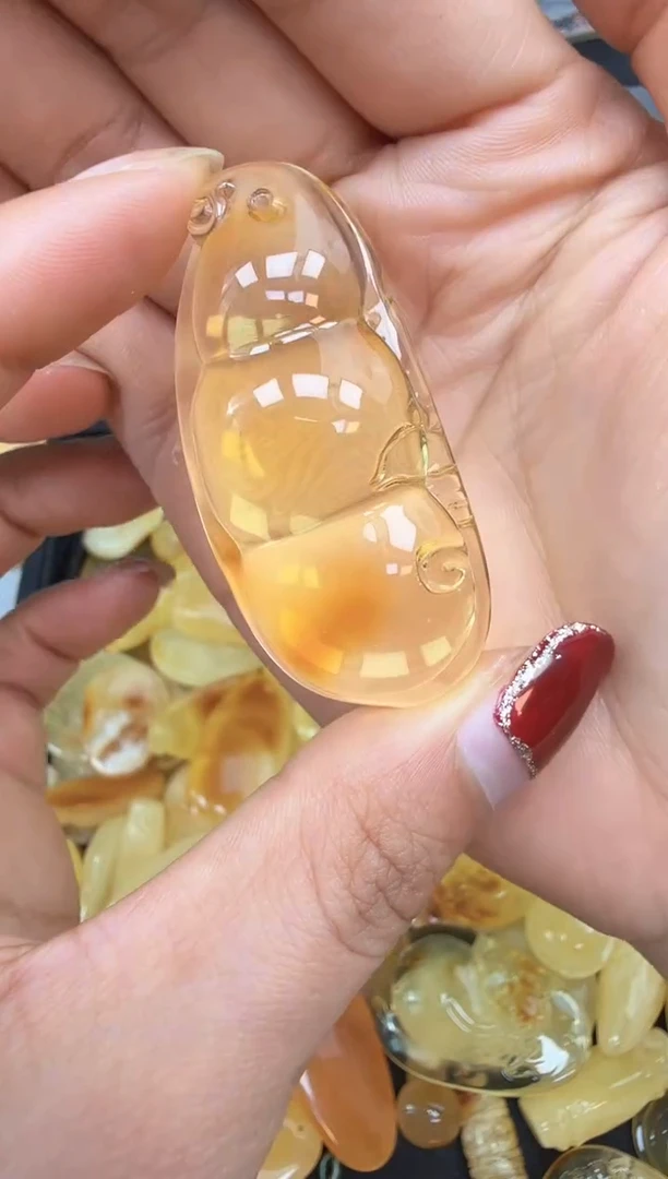 【闪购商品】琥珀裸石未镶嵌挂坠