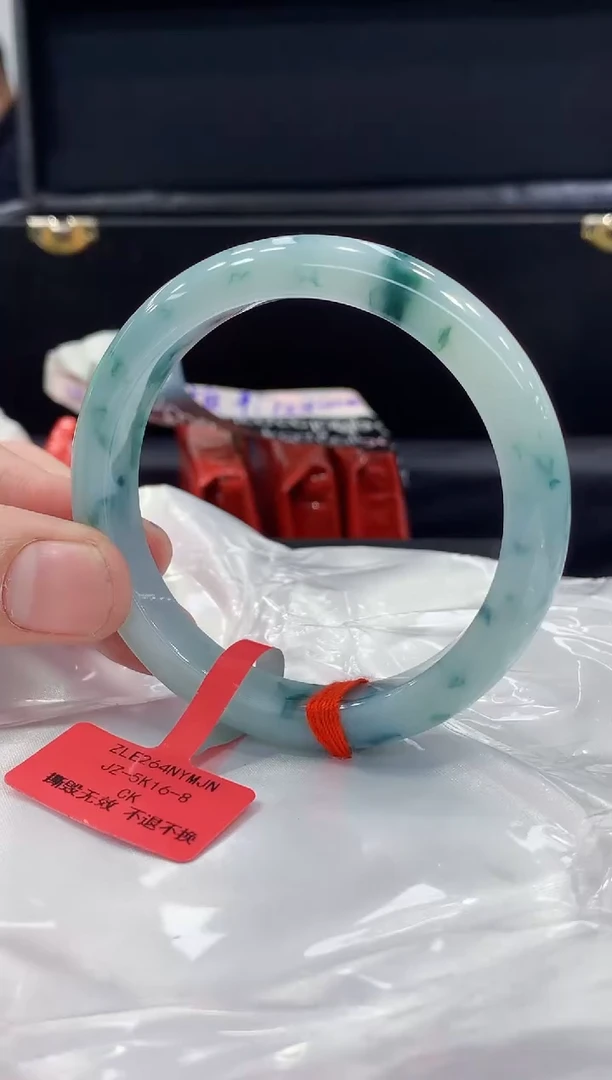 未镶嵌手镯翡翠翡翠手镯
