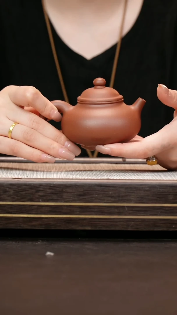 茶壶紫砂红皮龙 容天壶