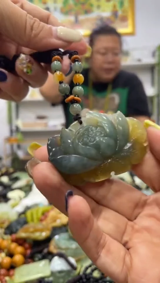 未镶嵌岫玉吊坠