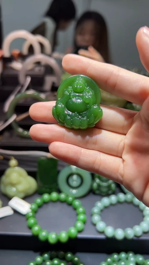 和田玉（碧玉）未镶嵌颈饰1