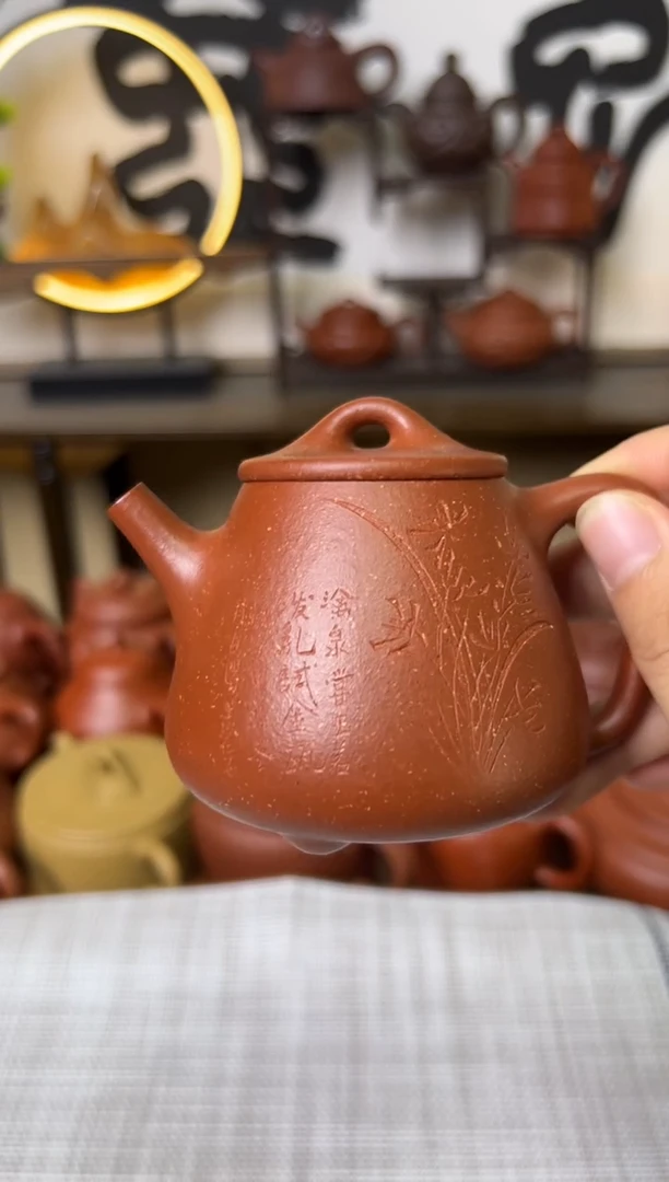 茶壶段泥红降坡高石瓢壶兰花刻150CC-甘来兵