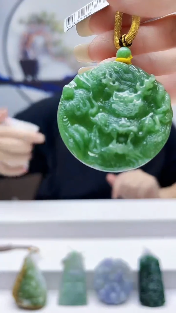 未镶嵌定制翡翠毛货挂件30