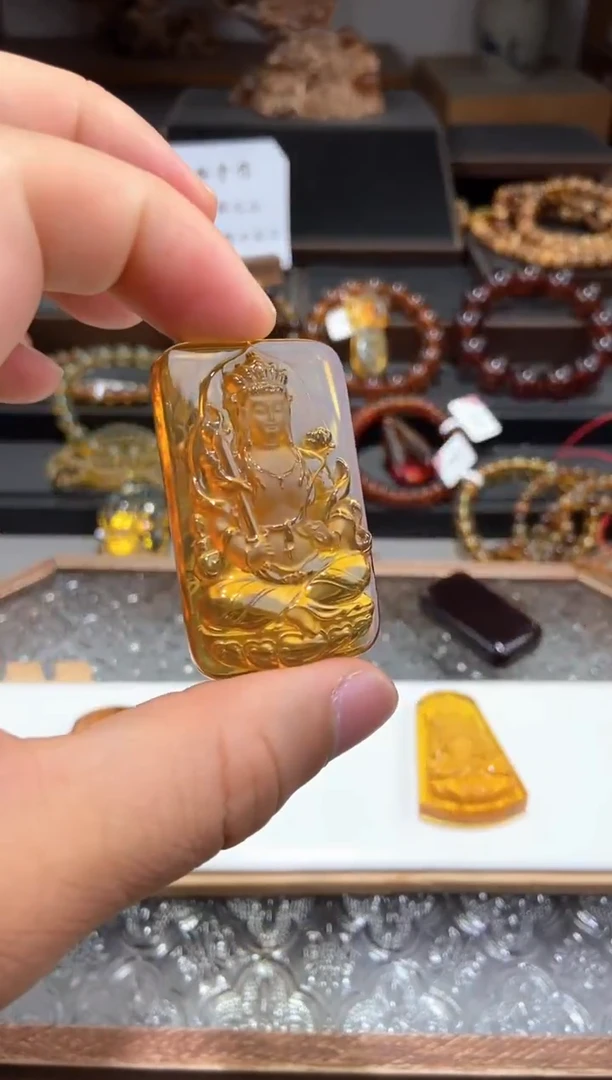 未镶嵌颈饰琥珀金棕珀虚空藏