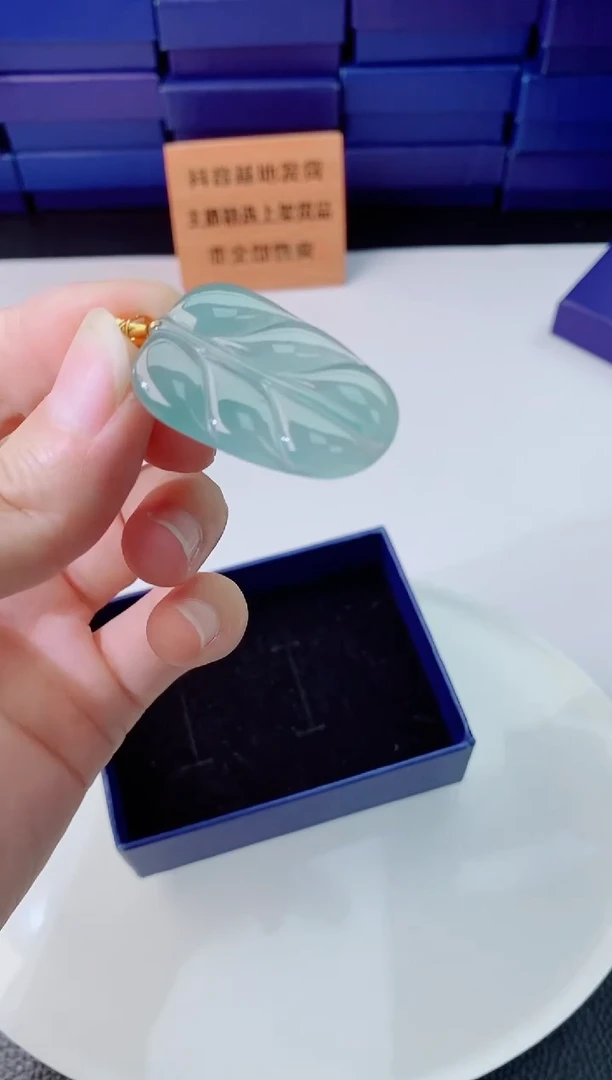 翡翠未镶嵌颈饰1111111111