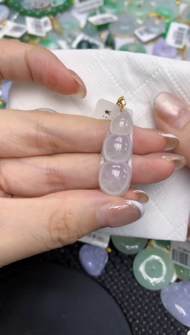 颈饰18K金镶嵌翡翠111111