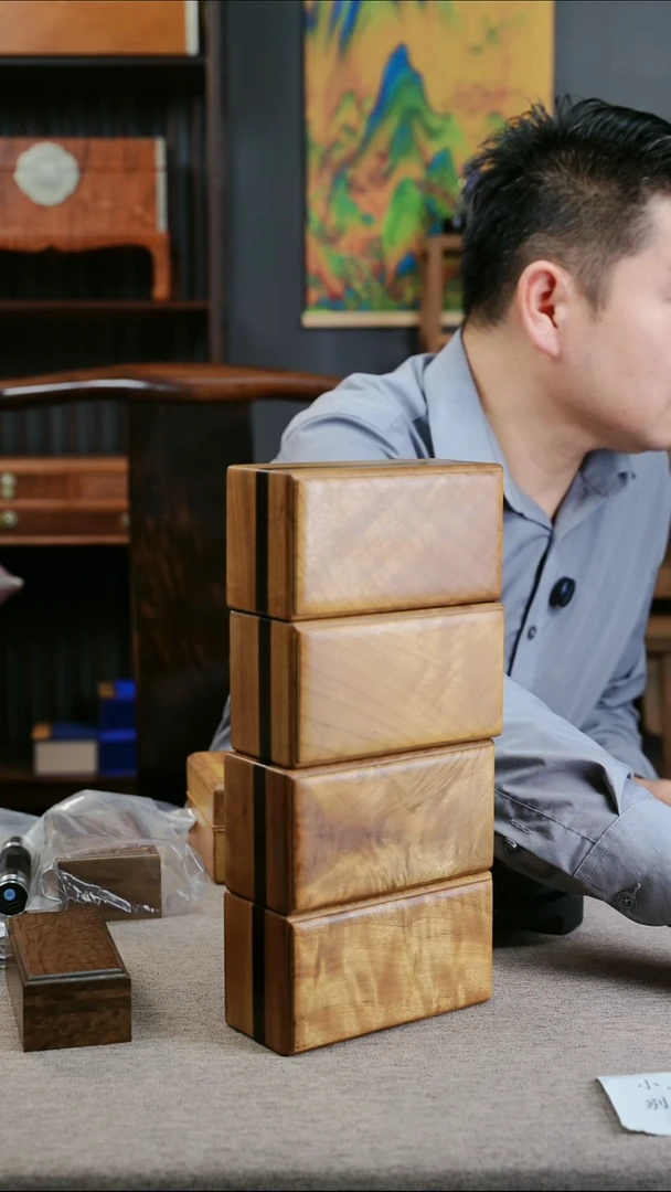 金丝楠婆**馆金丝楠木紫包金天地盖首饰盒