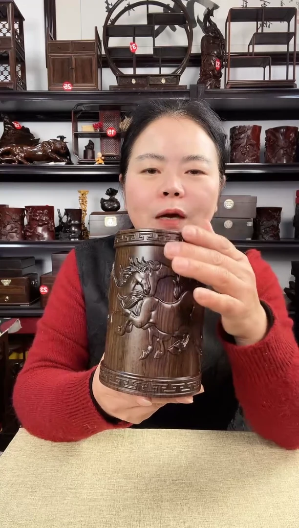 木大马笔筒老李红木工艺品