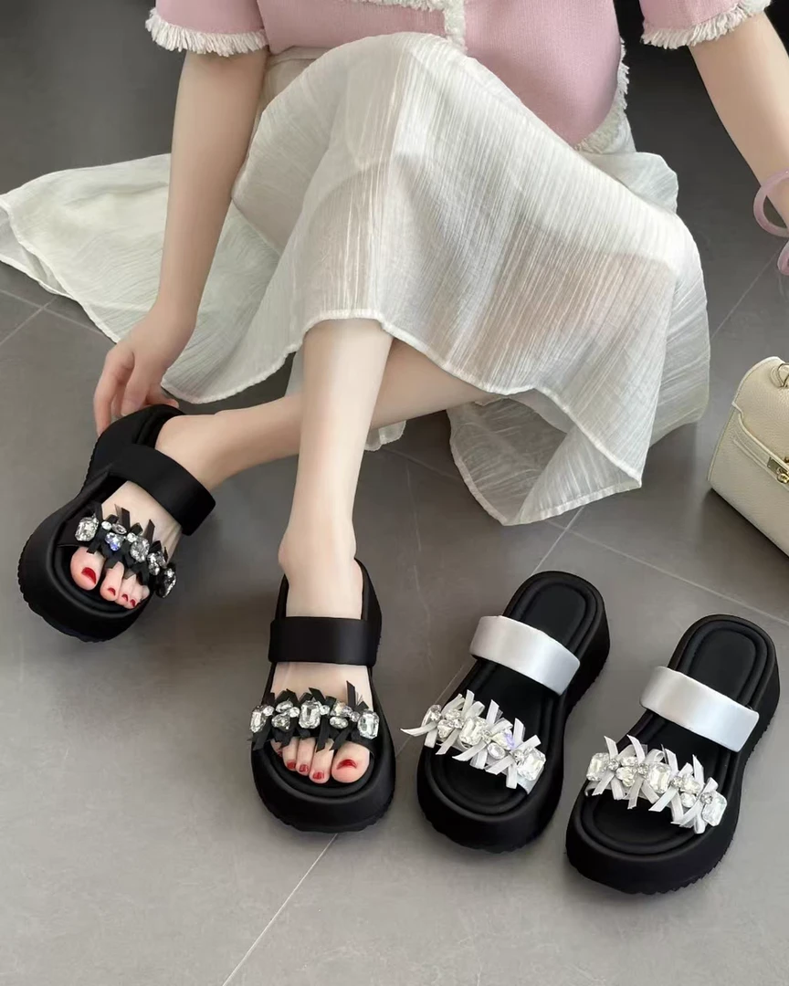 36610新款厚底水钻一字松糕凉拖鞋偏小卡码拍大（新疆西藏不包邮）