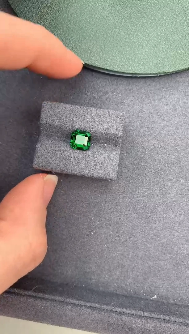 【闪购商品】石榴石（沙弗莱）裸石未镶嵌2ct沙弗莱