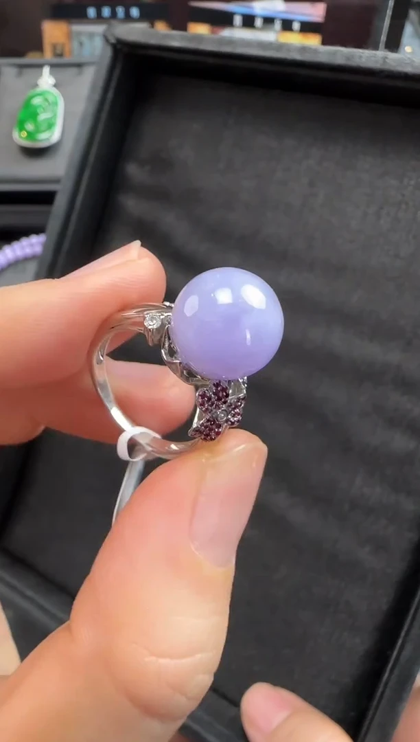 18K金镶嵌戒指翡翠120玉珠一枚