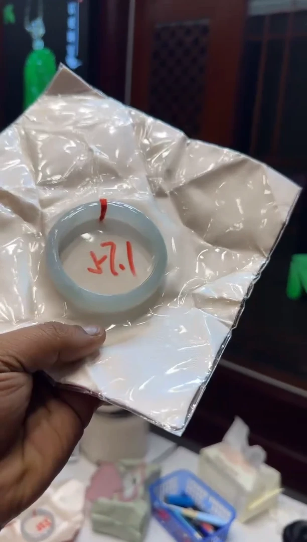 未镶嵌手镯翡翠手镯