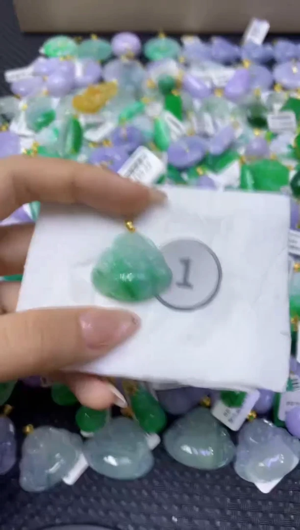 颈饰未镶嵌翡翠天然缅甸翡翠A货