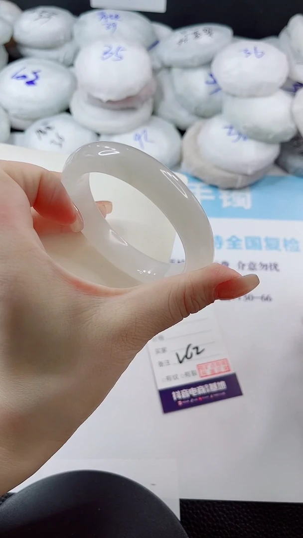 未镶嵌手镯石英质玉多样性发货V62