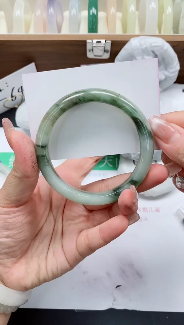 未镶嵌手镯石英质玉137/62-63