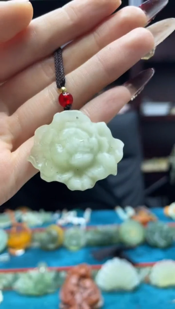未镶嵌岫玉吊坠·