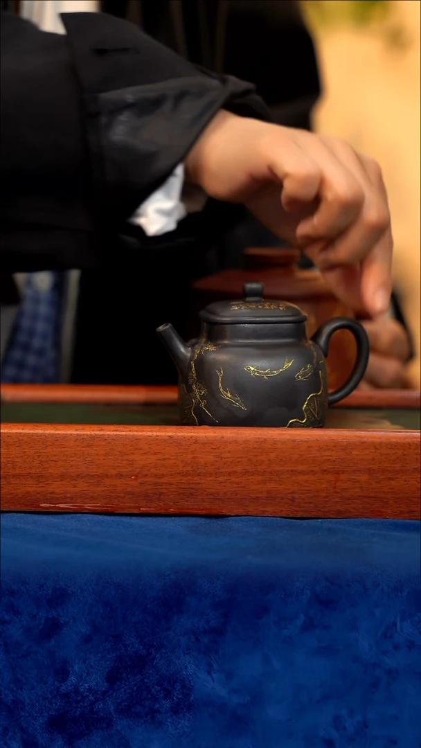 艳*宜兴紫砂 紫砂茶壶 LJY 42