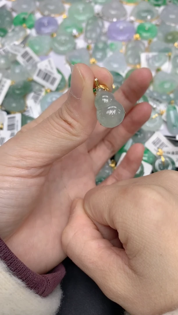 颈饰18K金镶嵌翡翠111111111111