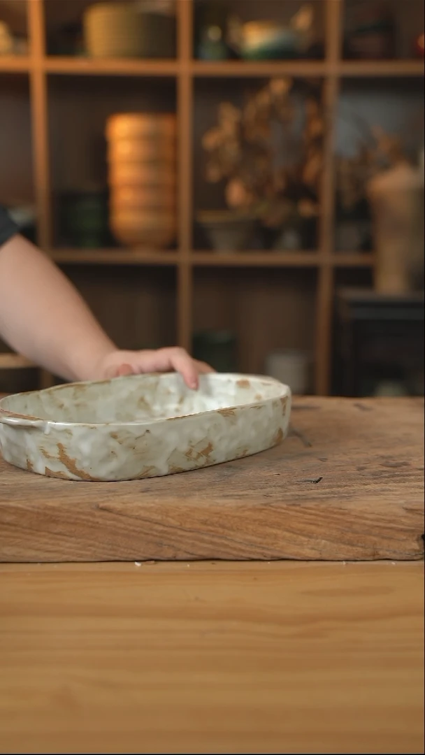 粉影系列的9英寸双耳椭圆鱼盘