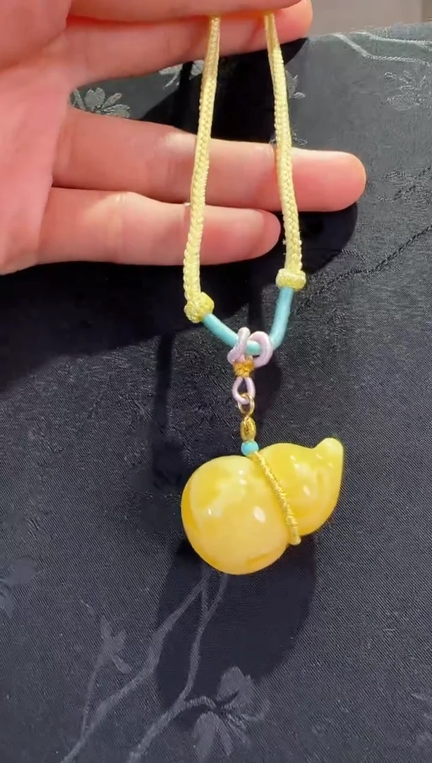 蜜蜡颈饰18K金镶嵌葫芦款