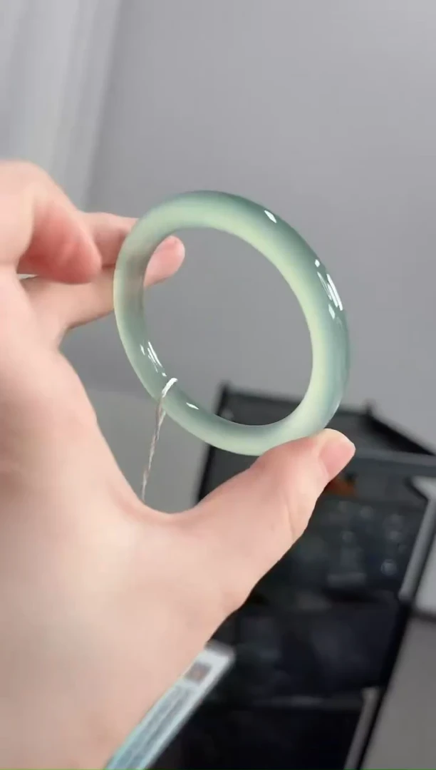 玛瑙/玉髓手镯未镶嵌56