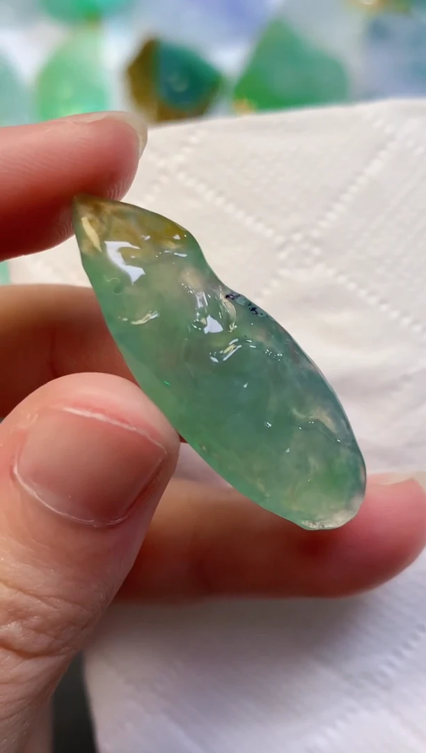 颈饰未镶嵌翡翠