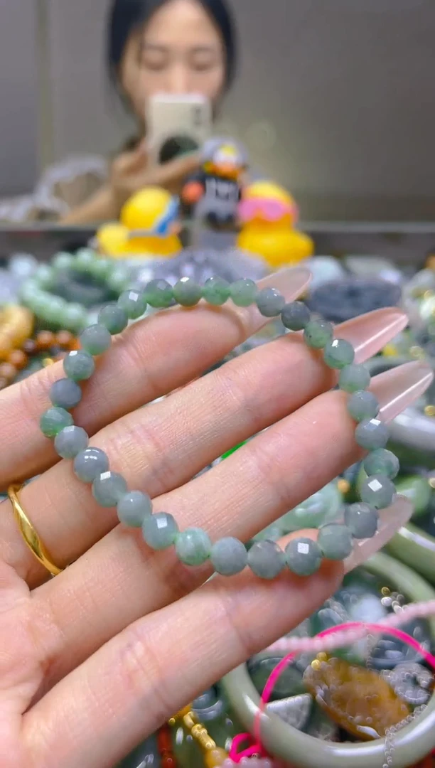 翡翠未镶嵌颈饰5MM/Q/翡翠A货，一件也是批发价