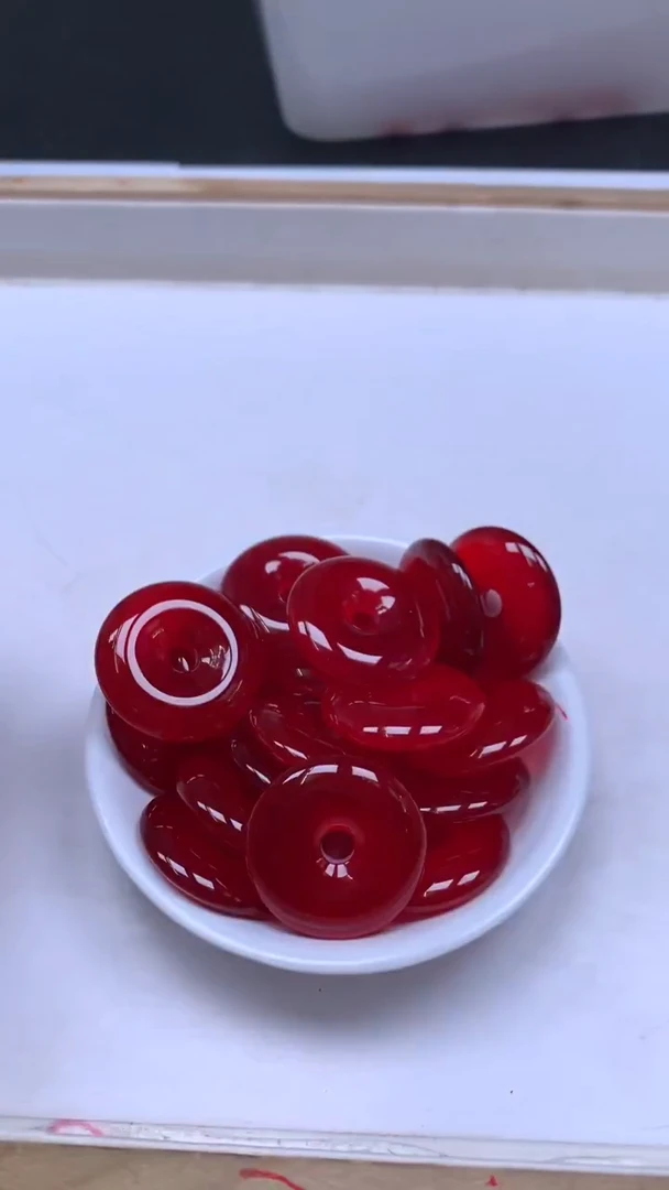 未镶嵌玛瑙手饰B541 鸽血红 大平安扣29*8mm 1个18元