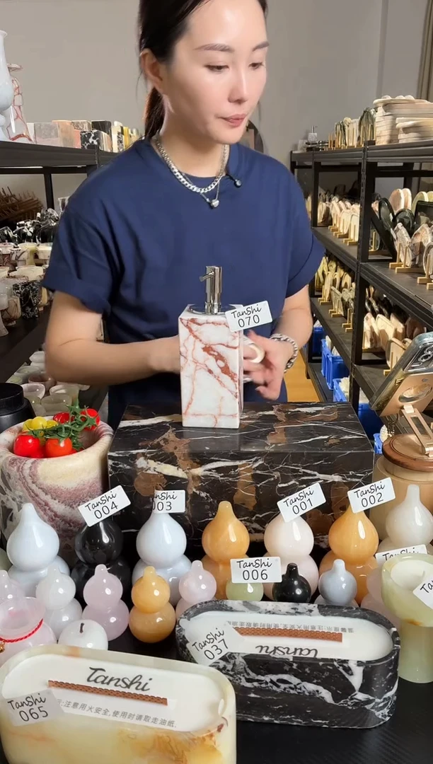 石材070宝红乳液瓶