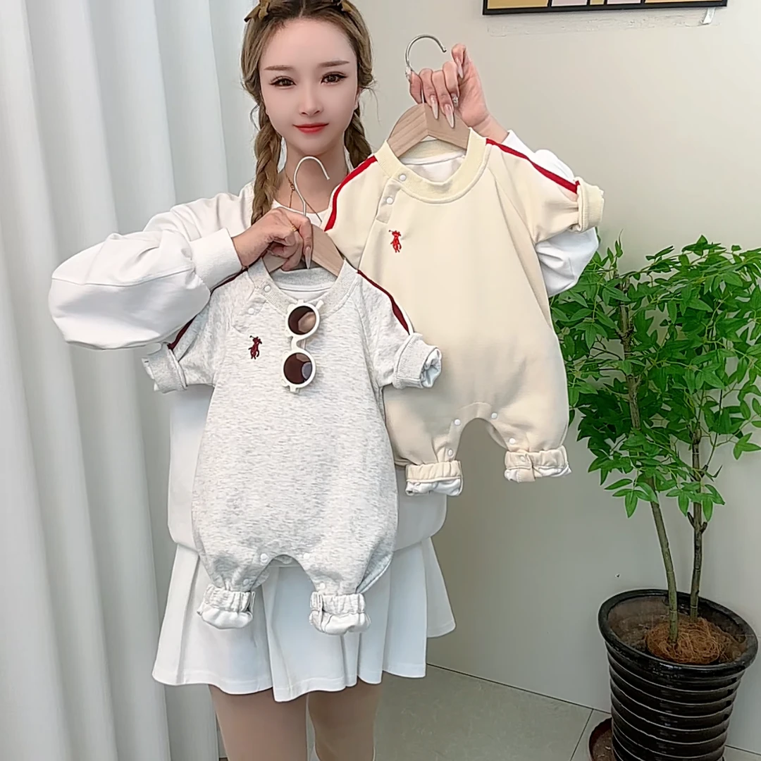 哈衣春秋亲子装网红运动风婴儿休闲风宽松爬服