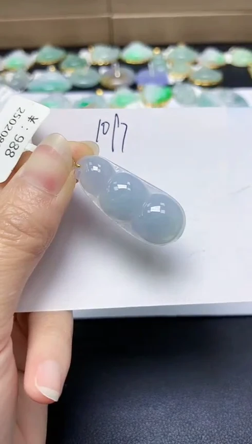 翡翠18K金镶嵌颈饰 天然翡翠A货