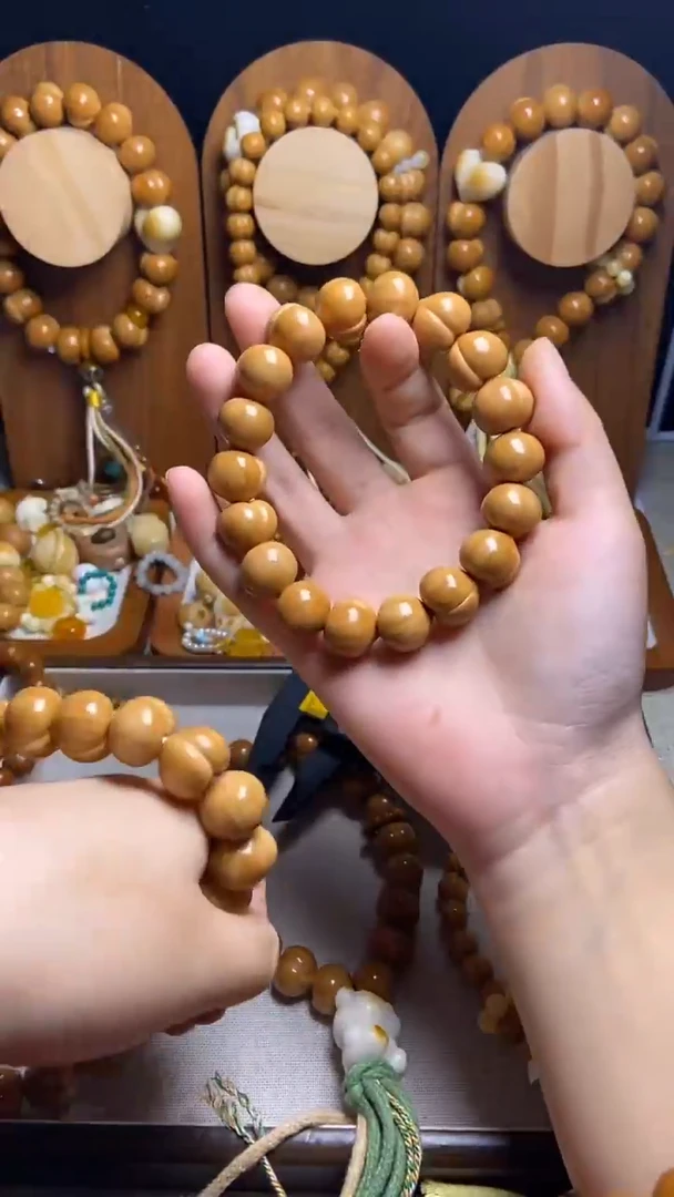 手串猴头核桃C****贝全品纯手工奶油泡芙猫爪新绿流苏