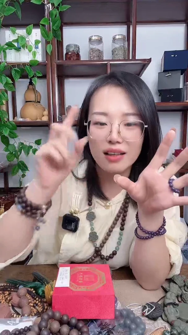 泥塑明月大四合的手串