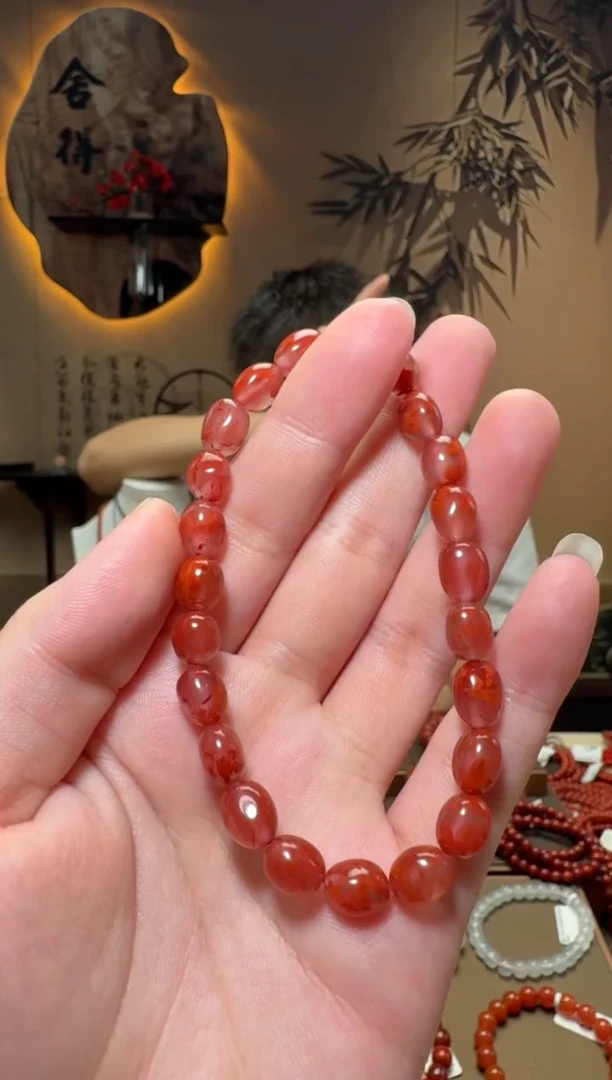 未镶嵌原矿随形手串南红玛瑙一条 多样性发货