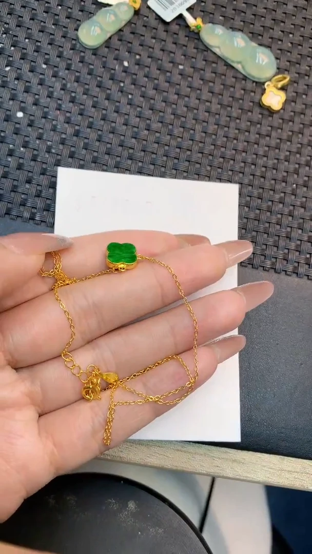 颈饰未镶嵌翡翠1