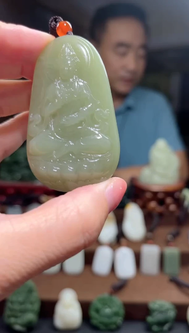 颈饰未镶嵌和田玉`