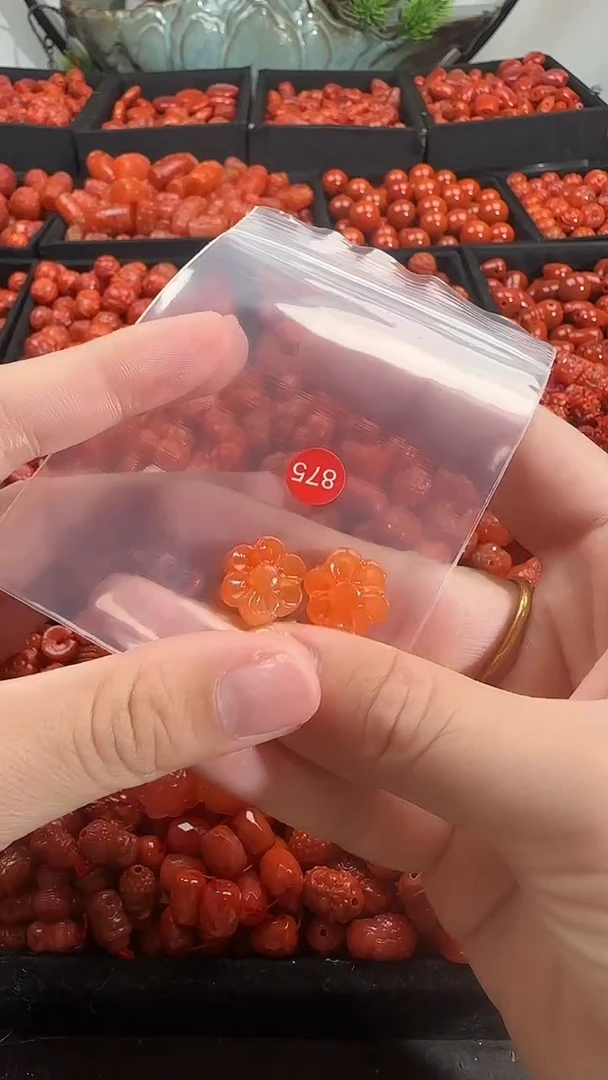 颈饰未镶嵌南红玛瑙1