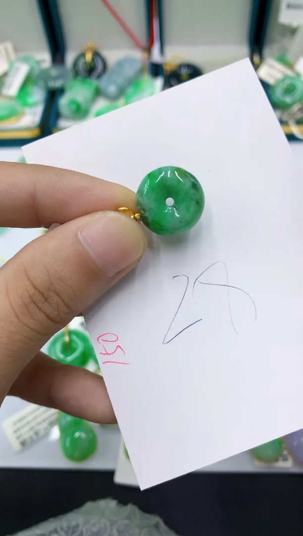 翡翠未镶嵌颈饰11111111111