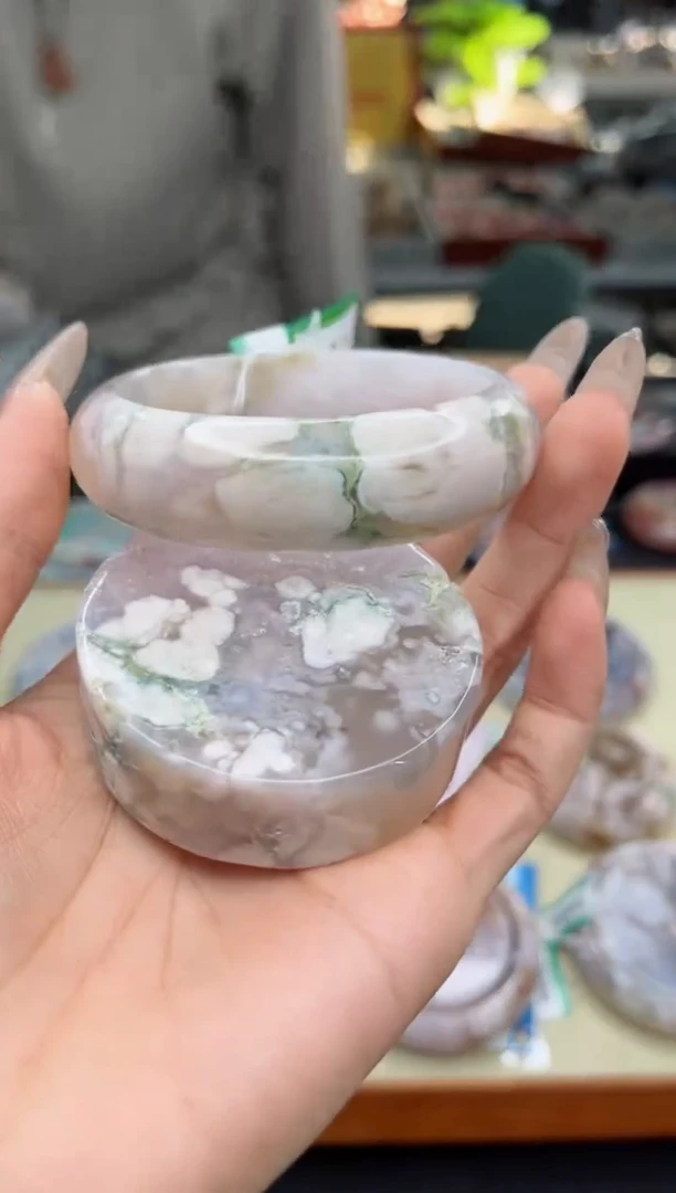 【闪购商品】石英质玉手镯未镶嵌59圈口（不退不换）1571183