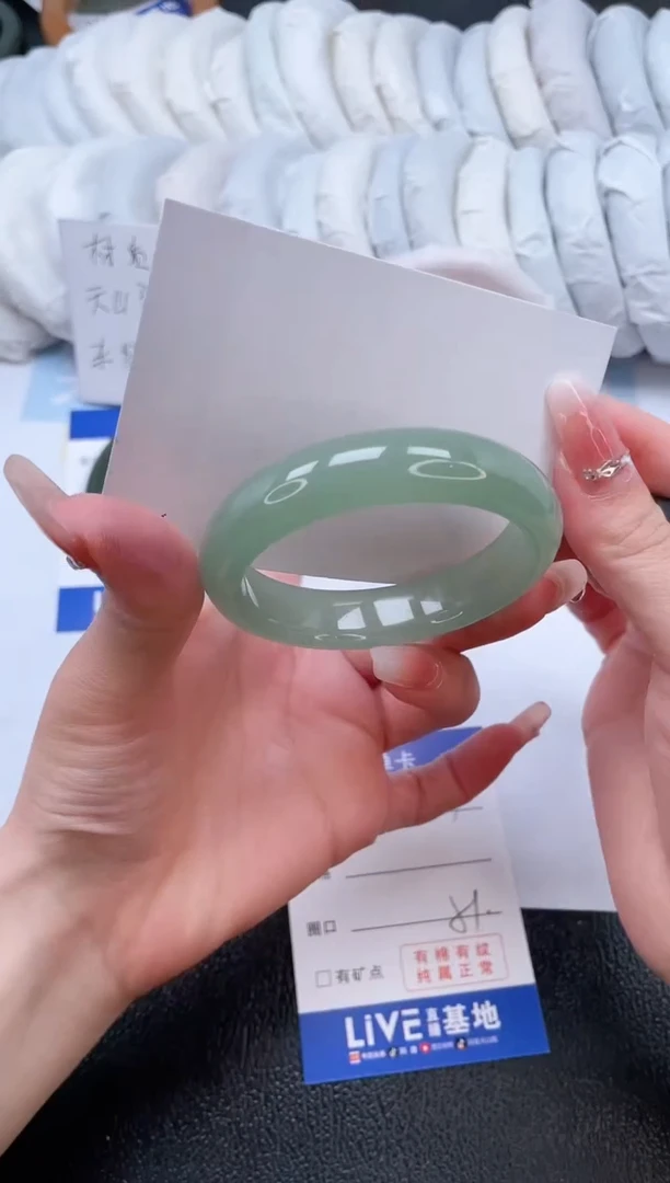 【闪购商品】石英质玉手镯未镶嵌T237-51