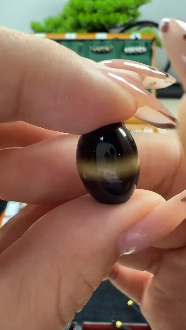 玛瑙/玉髓（覆膜）颈饰未镶嵌12.（微瑕）