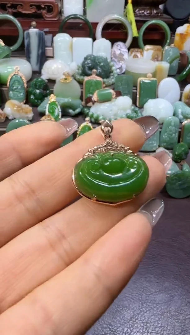 18K金镶嵌和田玉挂件 【宏0104】49