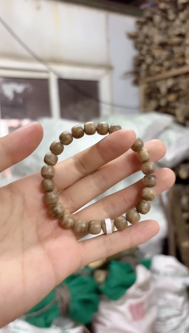 【闪购商品】手串沉香海南天然野8mm桶珠虫漏多样性发货