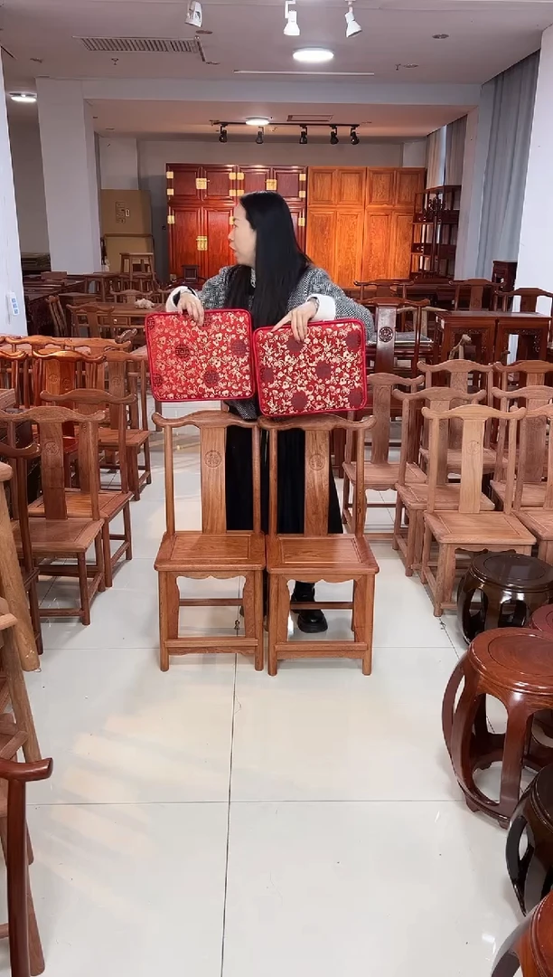 花梨木类端景台一对打蜡小巴花小官帽椅高40