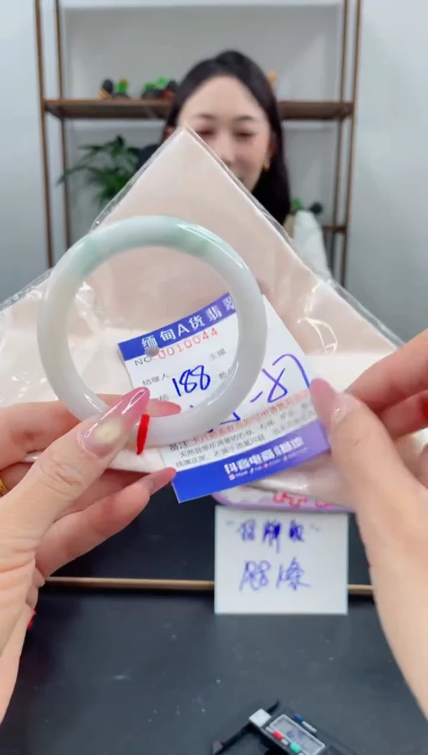 未镶嵌手镯翡翠188.00