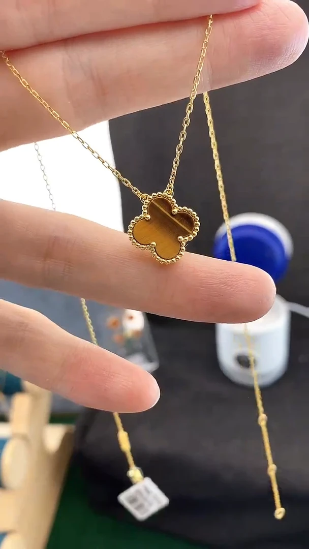 项链木变石18K金镶嵌.