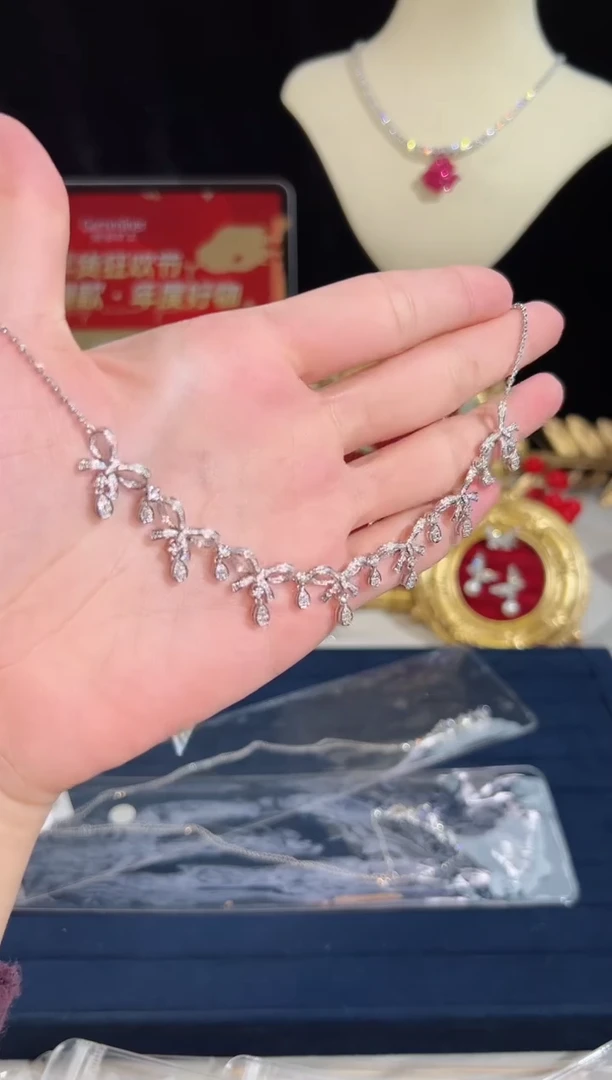 【闪购商品】钻石颈饰18K金镶嵌BN14745#-W#113