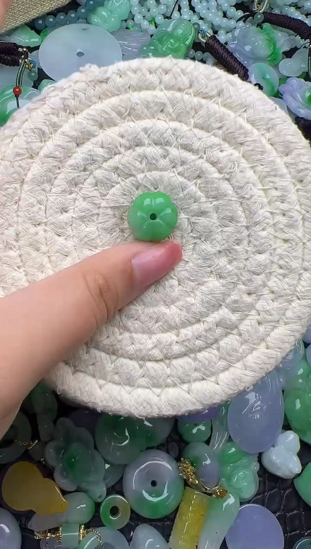 翡翠未镶嵌颈饰天然缅甸翡翠吊坠