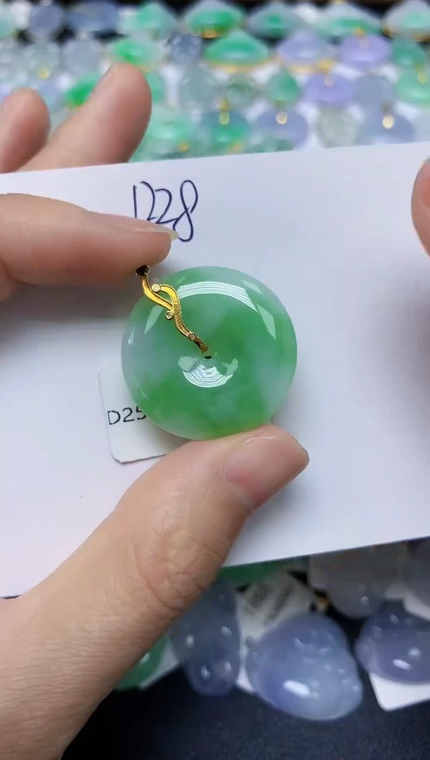 翡翠18K金镶嵌颈饰 天然缅甸翡翠A货