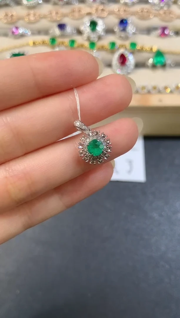 18K金镶嵌吊坠(不含链)祖母绿D510|3980